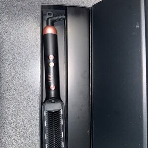 Wavytalk hair straightener brush iconic